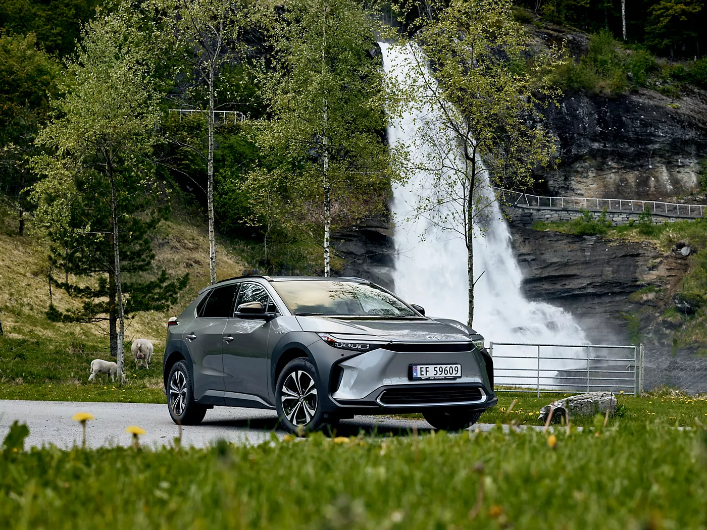 TOYOTA - bz4x-waterfall_Medium-Landscape